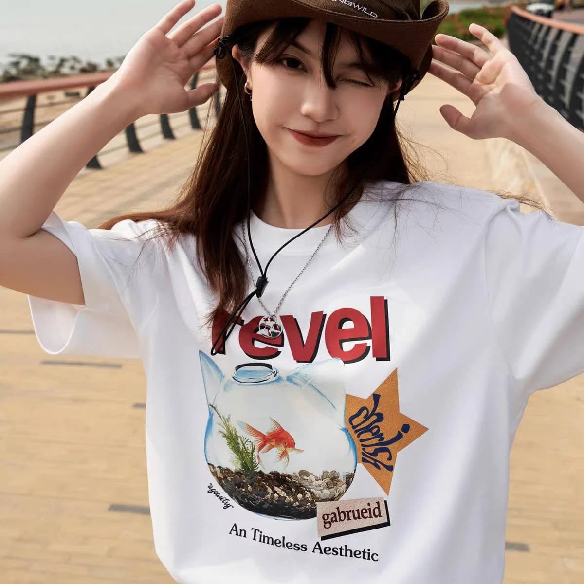 Áo Thun Nữ Fishbowl Graphic — ảnh 2