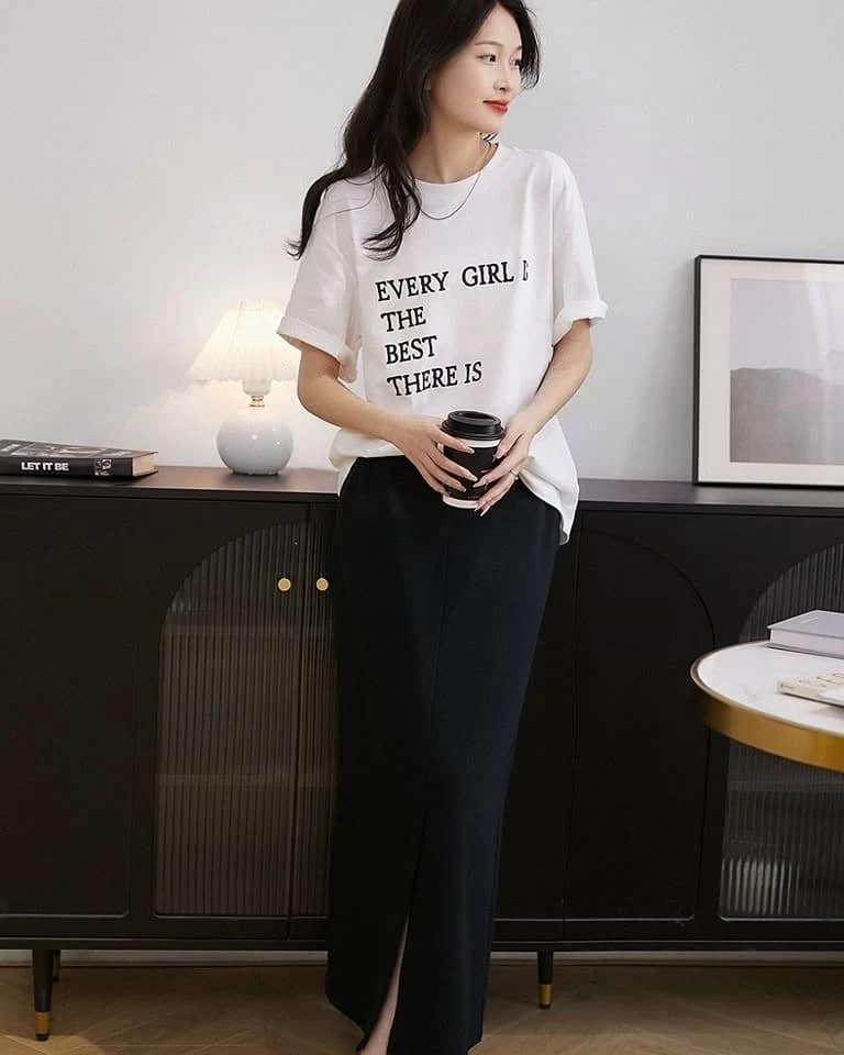 Áo thun nữ Every Girl Is The Best There Is — ảnh 2