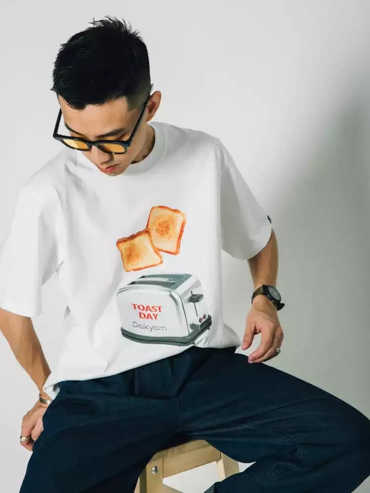ÁO THUN NAM HỌA TIẾT TOAST DAY — ảnh 3