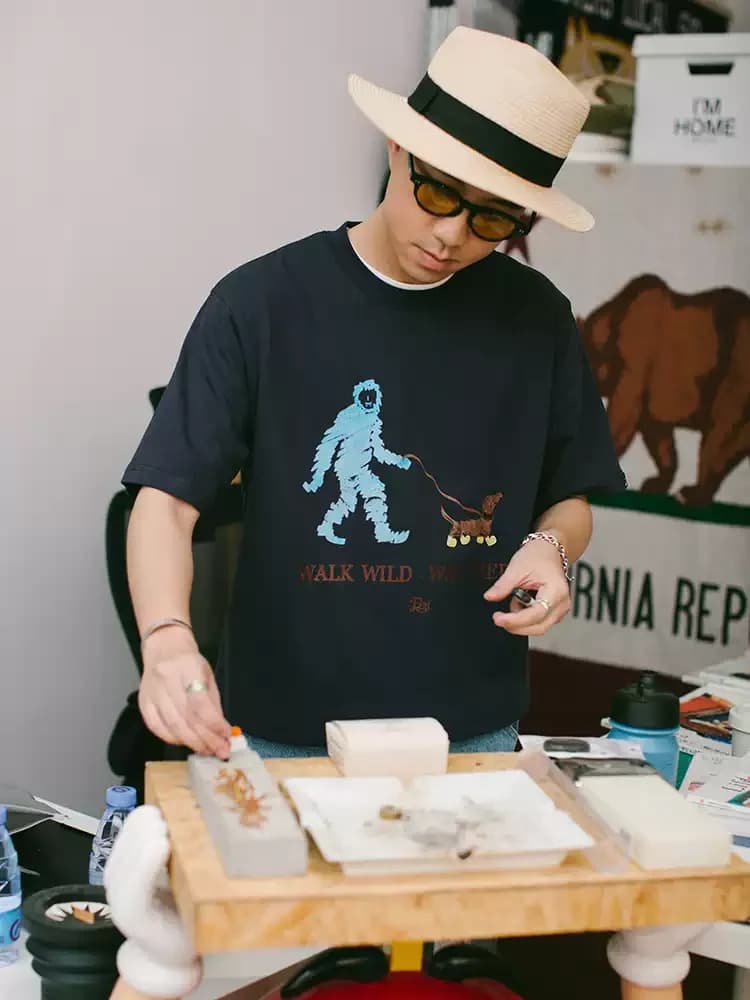 ÁO THUN NAM HỌA TIẾT WALK WILD - WALK FREE — ảnh 3