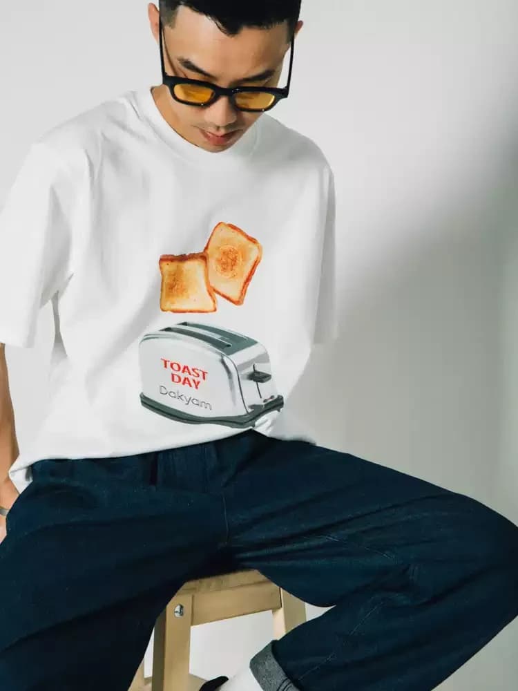 ÁO THUN NAM HỌA TIẾT TOAST DAY — ảnh 2