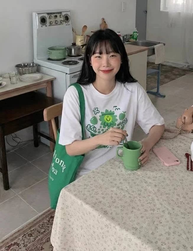 Áo thun nữ Green Daisy Print — ảnh 4