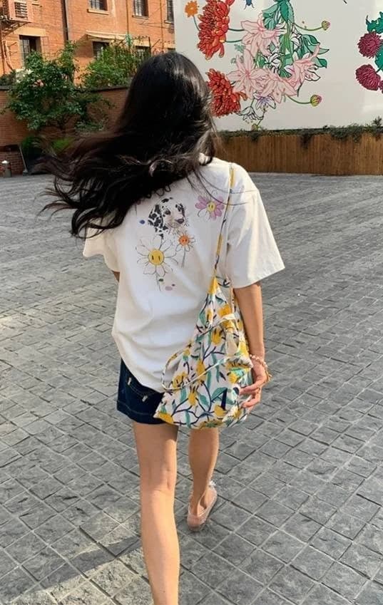 Áo thun nữ Daisy Cat Print — ảnh 2