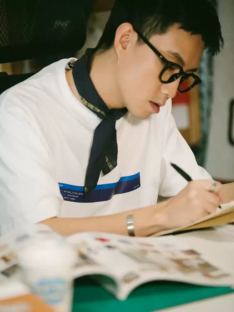 ÁO THUN NAM HỌA TIẾT SELF.CODE