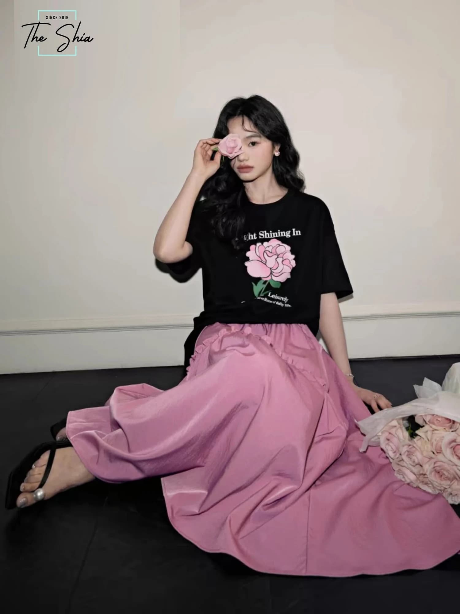 Áo thun nữ Light Shining In Rose Print