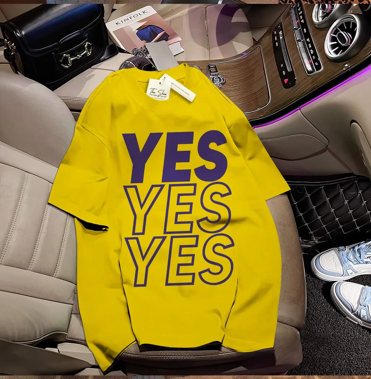 ÁO THUN HỌA TIẾT CHỮ YES YES YES