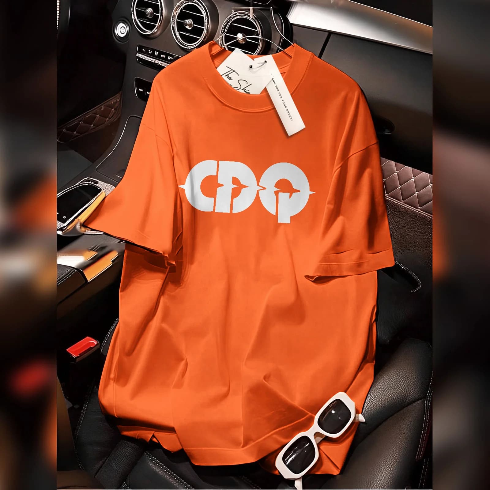 ÁO THUN HỌA TIẾT CHỮ CDO