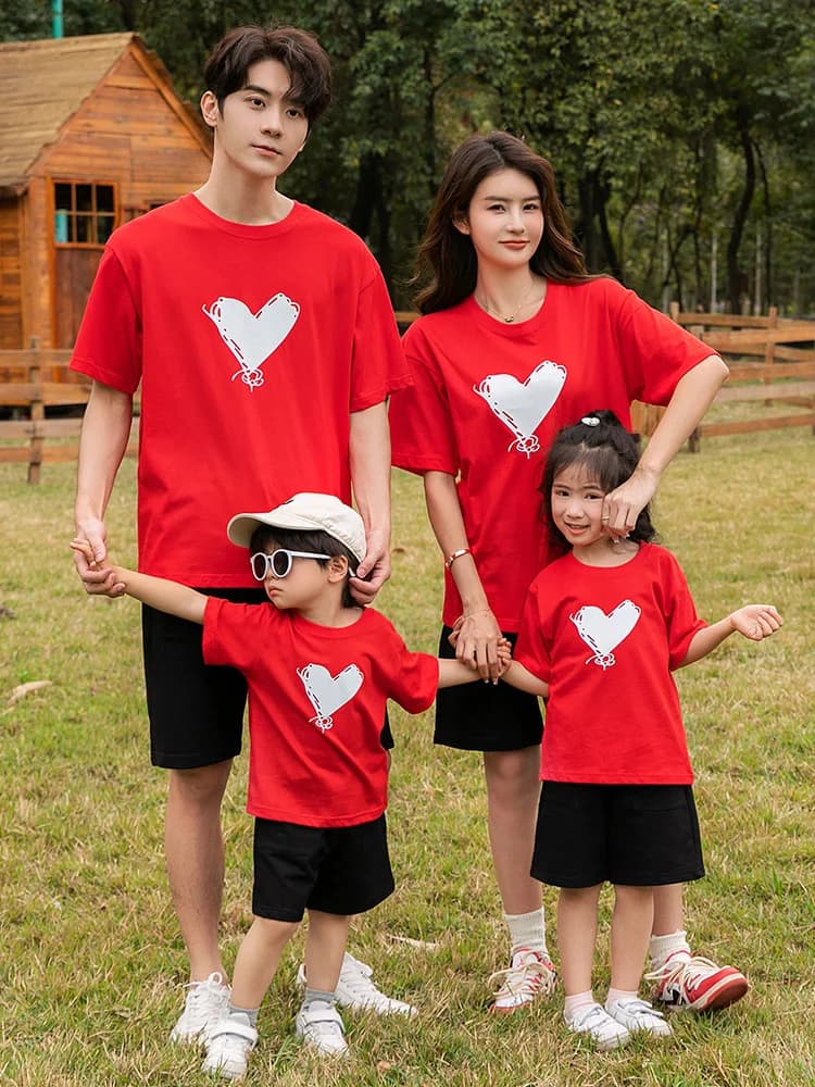 ÁO THUN GIA ĐÌNH HỌA TIẾT TRÁI TIM